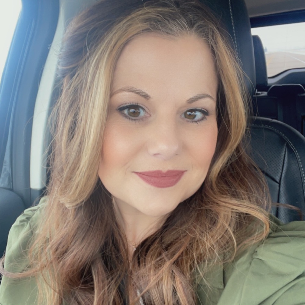 Meet your Posher, Laurie